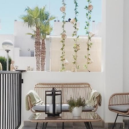 Modern Townhouse In Torrevieja, Costa Blancaアパートメント エクステリア 写真
