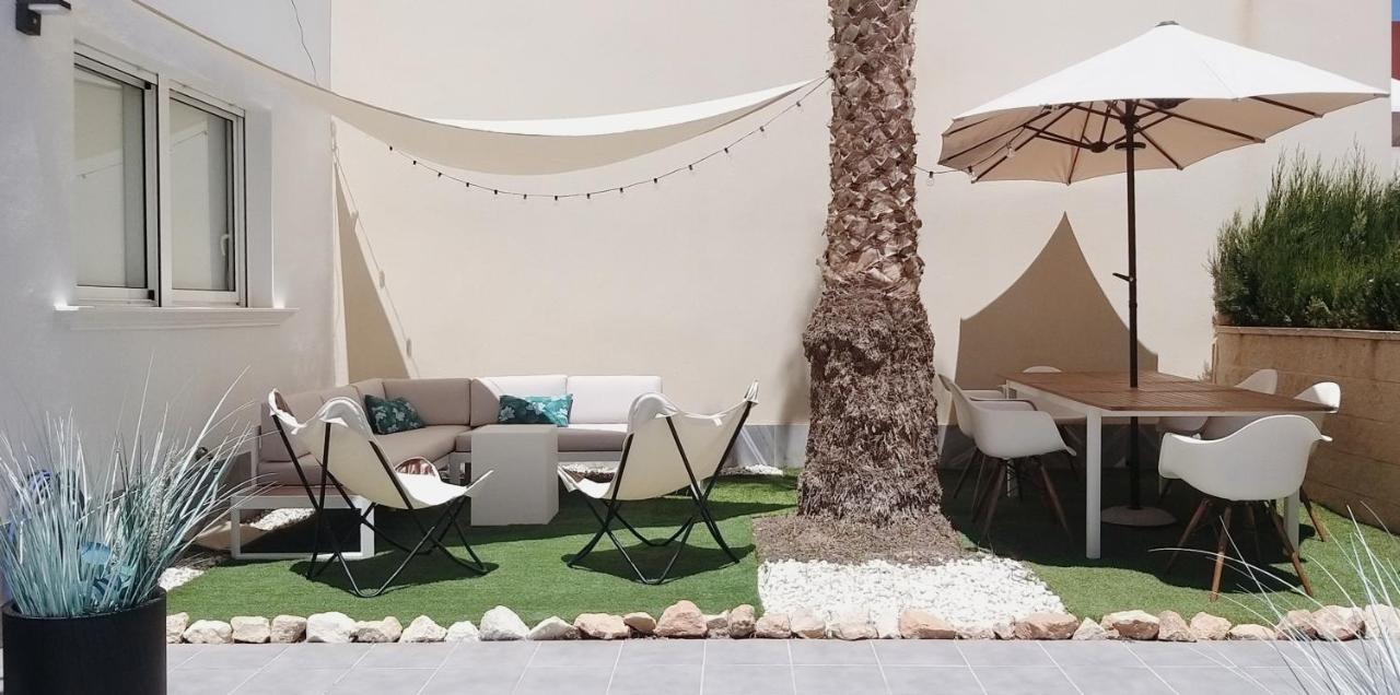 Modern Townhouse In Torrevieja, Costa Blancaアパートメント エクステリア 写真